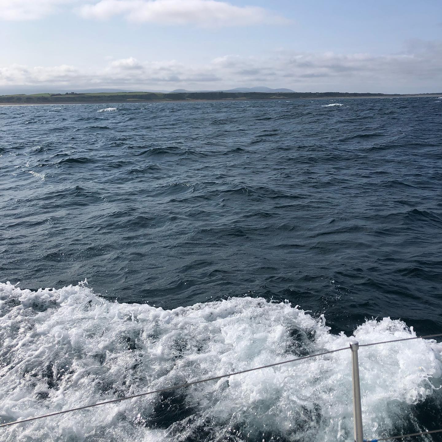 Leg 4 Around the Isle of Man 🇮🇲 From Ramsey to Peel around the Point of Ayre. Through the sandbanks and dangerous overfalls  in 23 Kn of winds and about 3.5m waves 🌊 (well planned with the tides, though). A bit a rough ride at the beginning but a nice downwind sailing towards our home berth in Peel, finishing our Isle of Man circumnavigation at about 16:30.