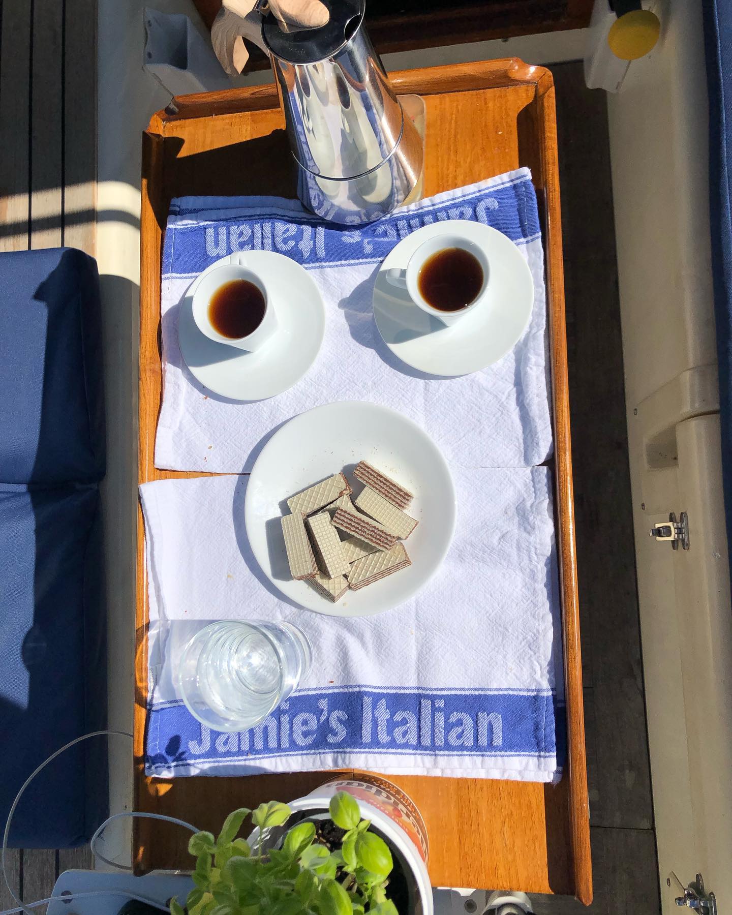 Passing through the Calf Sound this morning and rounding the Calf of Man, beautiful weather and wind as well as a brilliant sea! ⛵️ Afterwards we were anchoring in Fleshwick Bay for lunch, coffee and to smoke some fresh caught mackerels. Bofore we headed back home to Peel. Full Sail Track in the link above 👆🏻 
#segeln #sailing #sailboat #segelboot  #peel #calfofman #fleshwickbay #sailingcouple #isleofman #iom #irishsea #irischesee #lagertha #abenteuerreisen #westerly #oceanlord #westerlyoceanlord #sailinglife #boatinglife #sailingadventure #followus #segelabenteuer #travel #boatlife #boat #reisen
