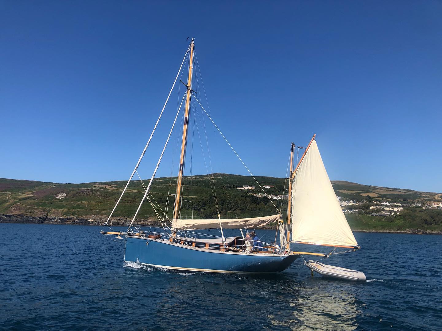 Enjoying Port Erin, Isle of Man 🌅 
#sailingcat #segelkatze #cat #katze #kitty #boatcat #sunset #loveiom #porterin #segeln #sailing #sailboat #segelboot #sailingcouple #isleofman #irishsea #irischesee #lagertha #abenteuerreisen #westerly #oceanlord #westerlyoceanlord #sailinglife #boatinglife #sailingadventure #segelabenteuer #travel #boatlife #boat #reisen
