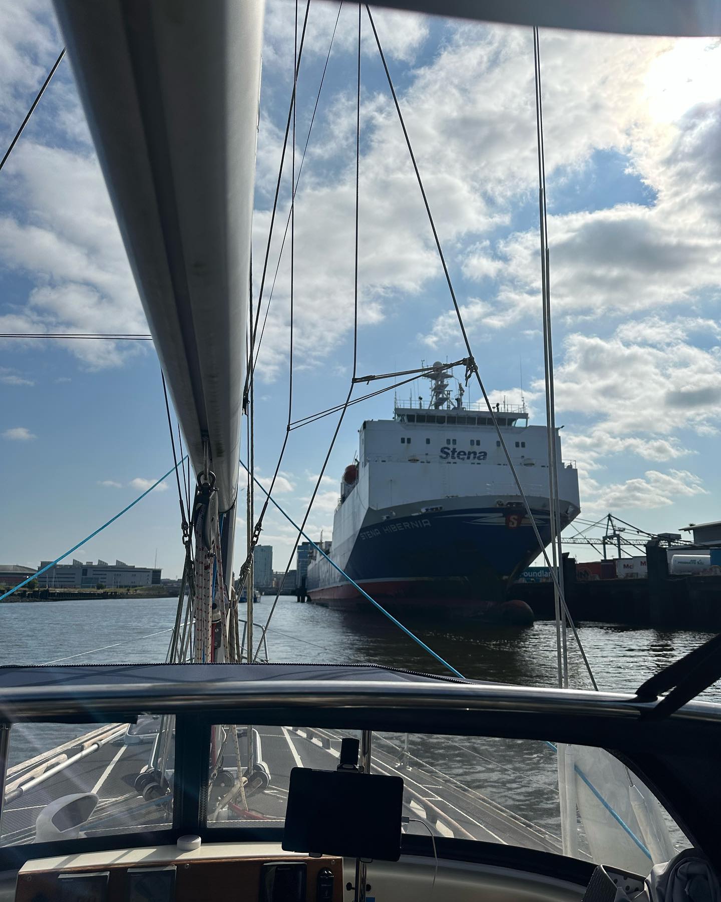 Sailing from the Isle of Man, Peel to Belfast Marina with our fearless feline crew! ⛵️🐱 Slowed down a bit to make it most comfortable for the furry companions.  Embarking on the first leg of our journey to Scotland, we're thrilled to navigate the Irish Sea together. Join us on this unforgettable adventure!  . . . . #SailingWithCats #IsleofManToBelfast #IOM #segelkatze #boatcat #SeaBoundJourney #SailToScotland #segeln #sailing #sailingcouple #digitalnomad #irischesee #lagertha #westerly #oceanlord #westerlyoceanlord #sailinglife #boatinglife #sailingadventure #segelabenteuer #AdventureAwaits #belfastmarina