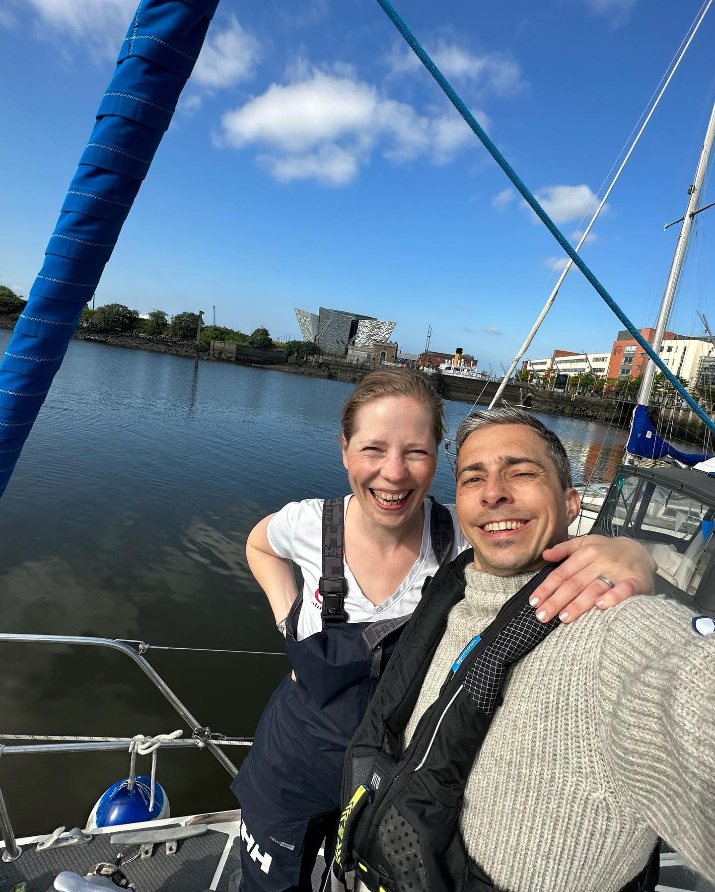 Sailing from the Isle of Man, Peel to Belfast Marina with our fearless feline crew! ⛵️🐱 Slowed down a bit to make it most comfortable for the furry companions.  Embarking on the first leg of our journey to Scotland, we're thrilled to navigate the Irish Sea together. Join us on this unforgettable adventure!  . . . . #SailingWithCats #IsleofManToBelfast #IOM #segelkatze #boatcat #SeaBoundJourney #SailToScotland #segeln #sailing #sailingcouple #digitalnomad #irischesee #lagertha #westerly #oceanlord #westerlyoceanlord #sailinglife #boatinglife #sailingadventure #segelabenteuer #AdventureAwaits #belfastmarina