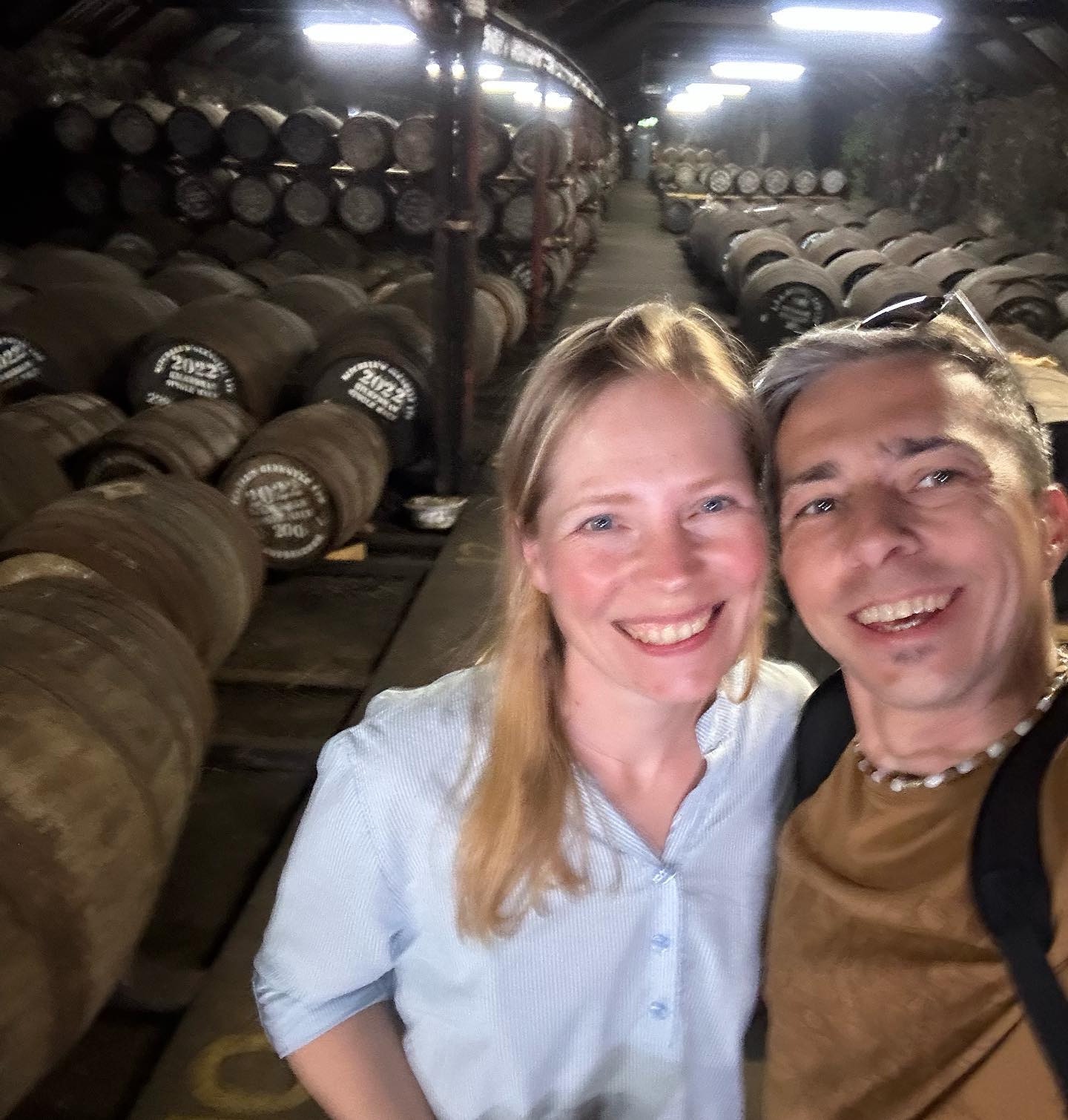 Enjoying a very rare drop of Whisky 🥃 only available at the #springbankdistillery Luckily our sailing yacht is registered for a tonnage of 16 39/100, so we can get much more whisky along our tour 😅 #whiskey #scotland #scotishwhisky #sailinstagram #sailinglife #whisky