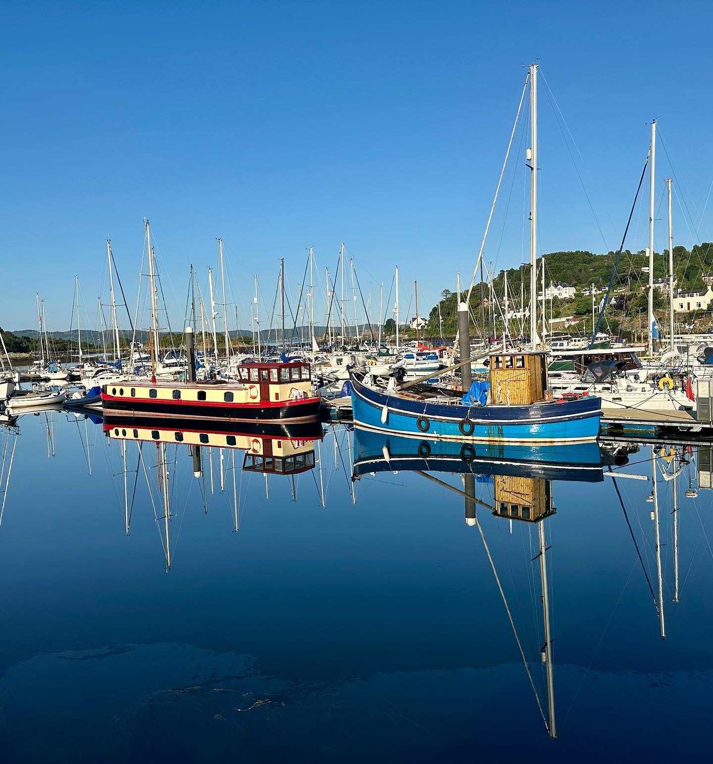 South Bay to Tarbert Marina and a visit to Tarbert Castle. #tarbert #sailing #segeln #lochfyne #tarbertcastle #sailinglive #argyll #scotland #sailingscotland