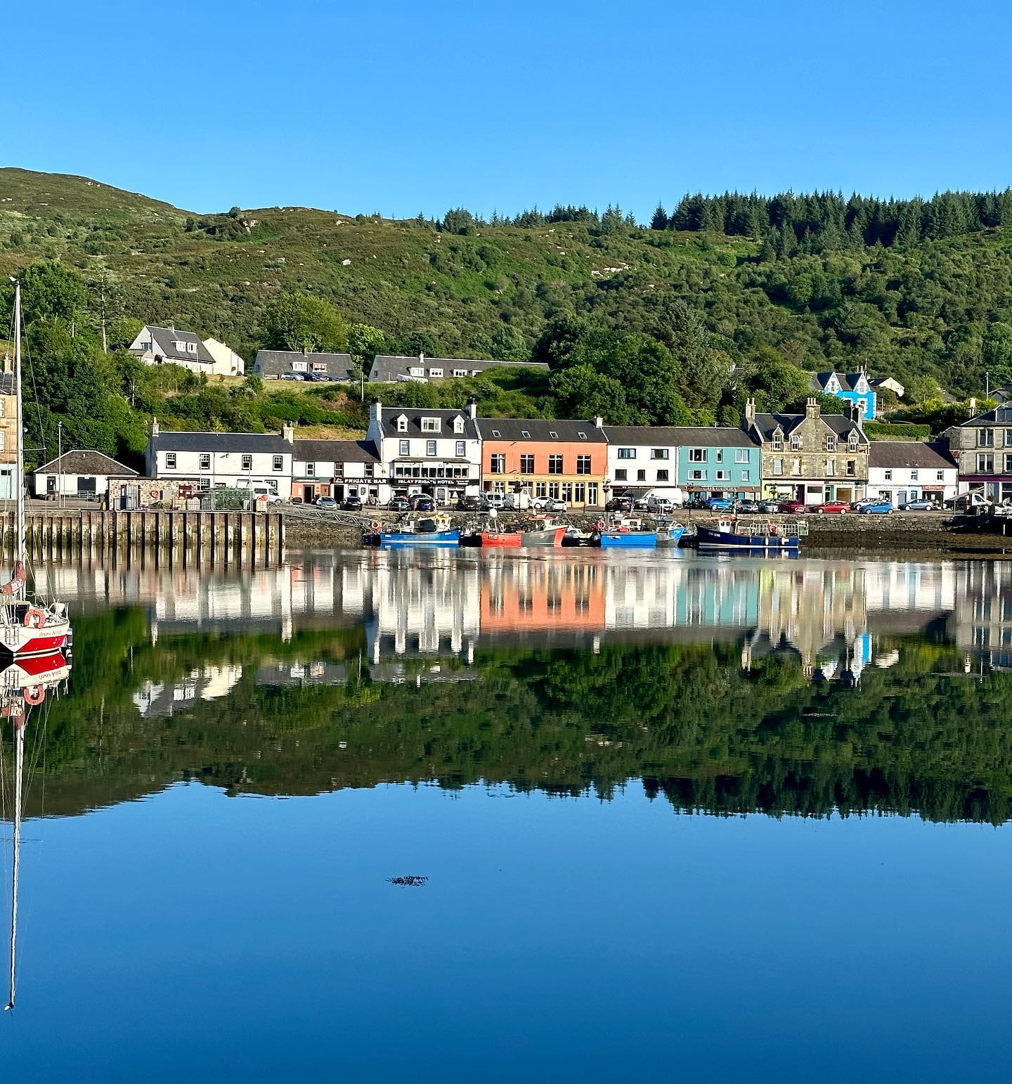 South Bay to Tarbert Marina and a visit to Tarbert Castle. #tarbert #sailing #segeln #lochfyne #tarbertcastle #sailinglive #argyll #scotland #sailingscotland