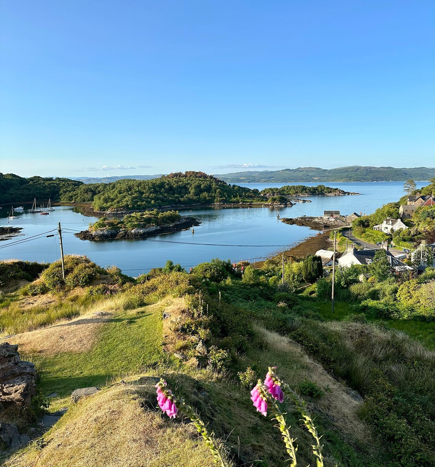South Bay to Tarbert Marina and a visit to Tarbert Castle. #tarbert #sailing #segeln #lochfyne #tarbertcastle #sailinglive #argyll #scotland #sailingscotland