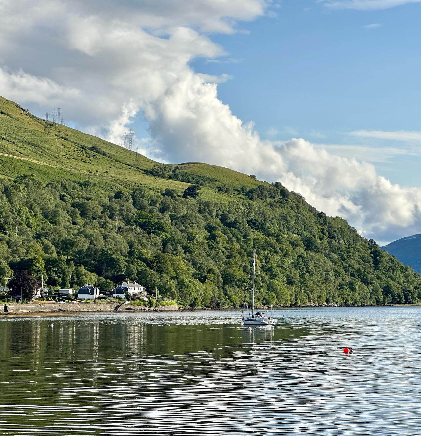 Carrick Castle to Arrochar, Loch Long.  A very nice place to be👌🏻 #sailing #segeln #sailingscotland #westerlyoceanlord #westerlyyachts #arrochar #lochlong