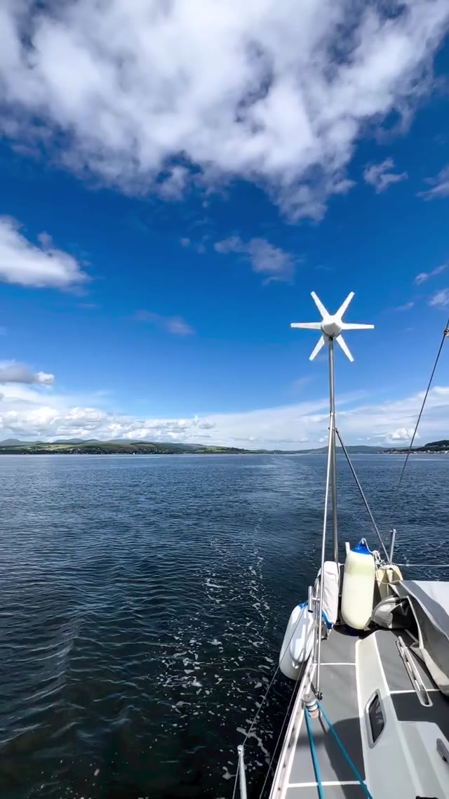 Leaving James Watt Dock Marina, Greenock for new adventures. Way down we go to Millport, Great Cumbrae. #sailing #sailinginstagram #jwdmarina #jameswattdock #greatcumbrae #millport #segeln #segelabenteuer #sailingadventure #sailingadventures #westerlyyachts #westerlyoceanlord