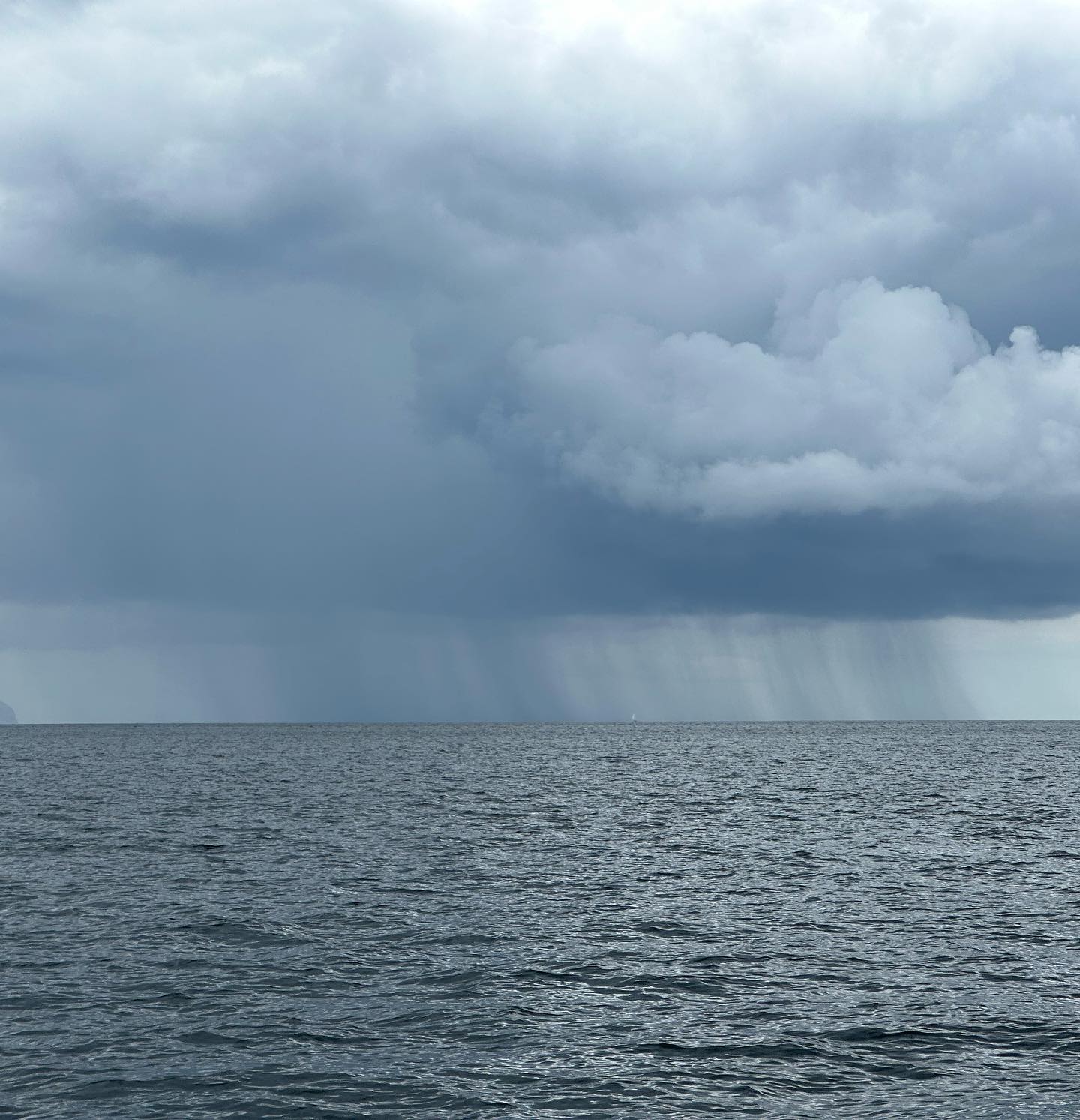 Brodick to Campbeltown. We have had every weather you can imagine in just 6 hours from no wind to strong winds, sun, cloudy and heavy rain. But we were awarded by hundreds of dolphins 🐬 chasing just 2 miles out of Campbeltown. That paid back a lot. #sailing #sail #segeln #segelnmachtglücklich #sailinginstagram #westerlyyachts #westerlyoceanlord