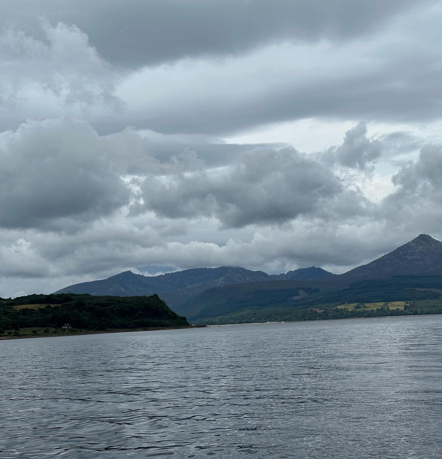 Brodick to Campbeltown. We have had every weather you can imagine in just 6 hours from no wind to strong winds, sun, cloudy and heavy rain. But we were awarded by hundreds of dolphins 🐬 chasing just 2 miles out of Campbeltown. That paid back a lot. #sailing #sail #segeln #segelnmachtglücklich #sailinginstagram #westerlyyachts #westerlyoceanlord