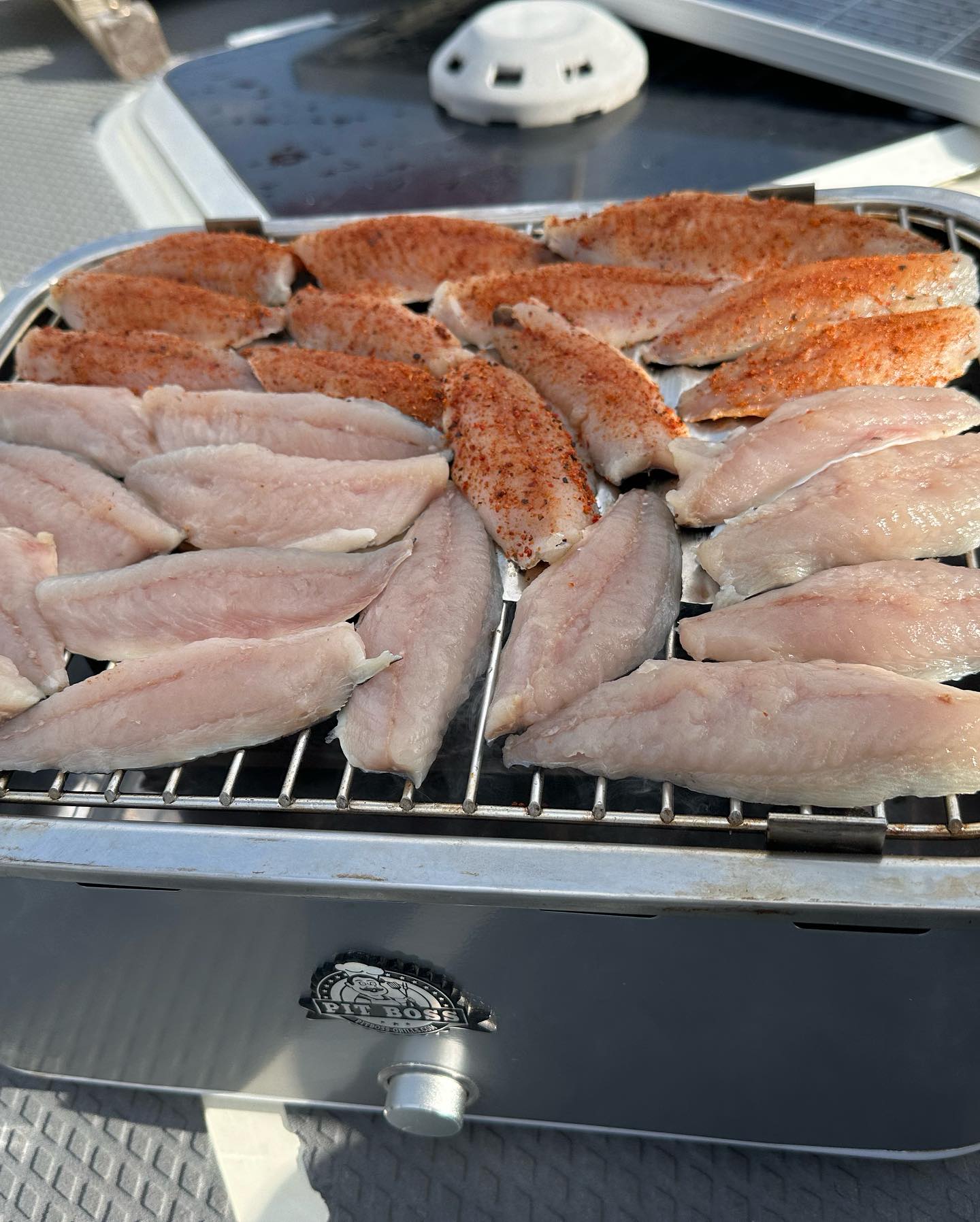 Because we were sooo good in the mackerels dance, we caught a good lot of mackerels. Not only for a dinner but also to put them in a brine and to smoke and vacuum them. So, we have smoked and cajun smoked mackerels for a while. yummy! 🤤🤩 #fishing #sailinglife #sailinglivestyle #segeln #segelabenteuer #pitbossgrills #smokedmackerel #mackrel #cajunmackerel #sailingscotland #offgrid #offgridcooking