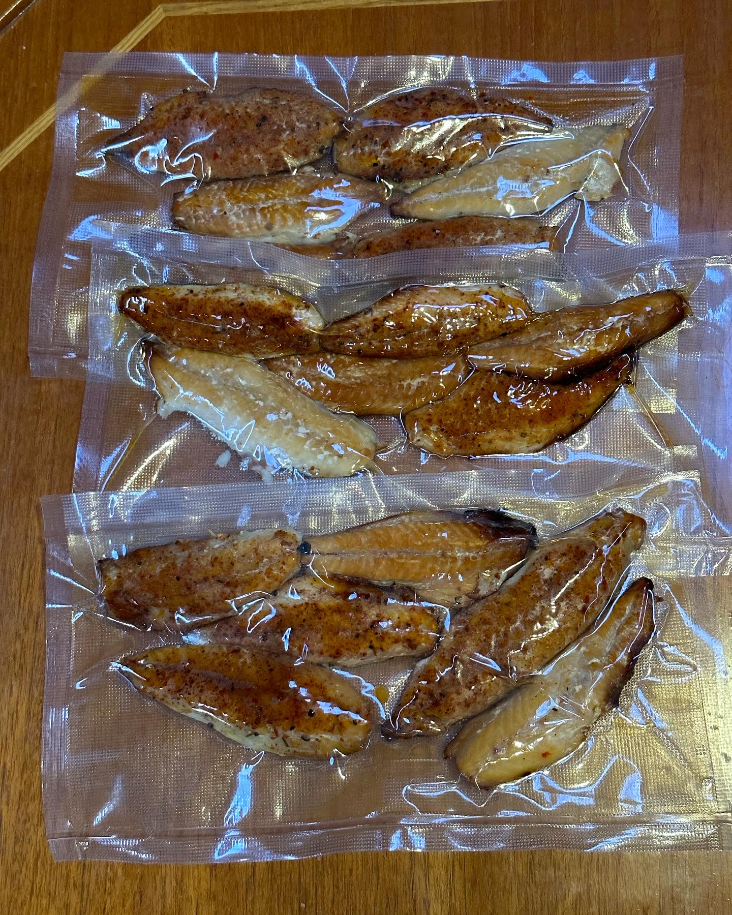 Because we were sooo good in the mackerels dance, we caught a good lot of mackerels. Not only for a dinner but also to put them in a brine and to smoke and vacuum them. So, we have smoked and cajun smoked mackerels for a while. yummy! 🤤🤩 #fishing #sailinglife #sailinglivestyle #segeln #segelabenteuer #pitbossgrills #smokedmackerel #mackrel #cajunmackerel #sailingscotland #offgrid #offgridcooking