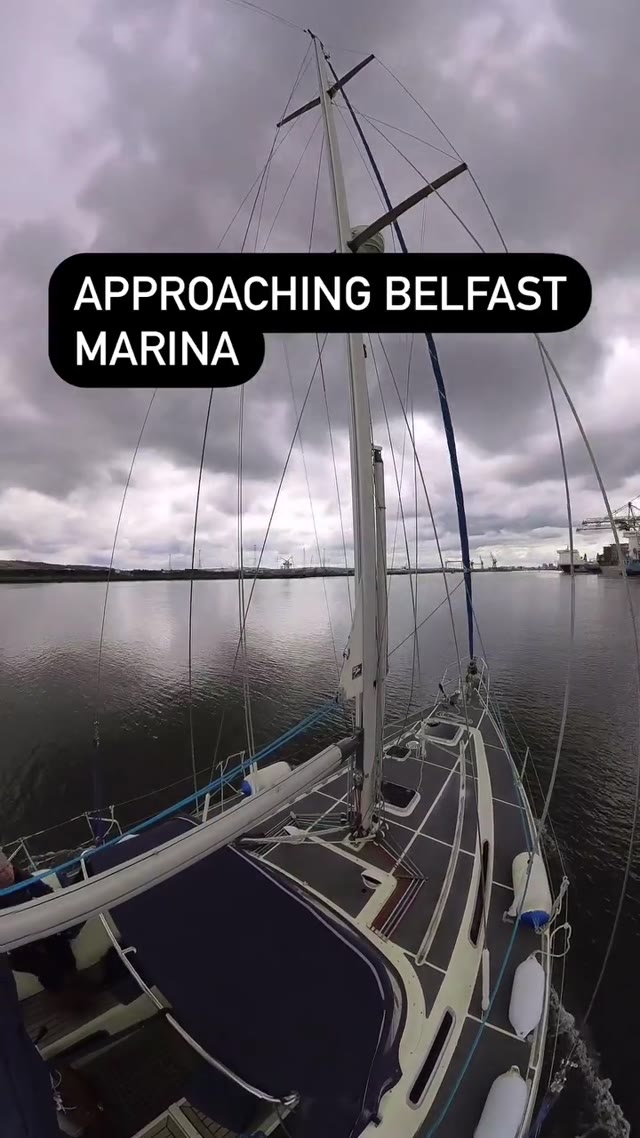Approaching Belfast Marina, there’s a 360-degree version of this video on our Facebook page if you fancy taking a look around. 📽️ #sailing #segeln #sailingadventure #sailinglife #belfast #belfastmarina #abercornbasin #belfasthabourmarina #abenteuerreise