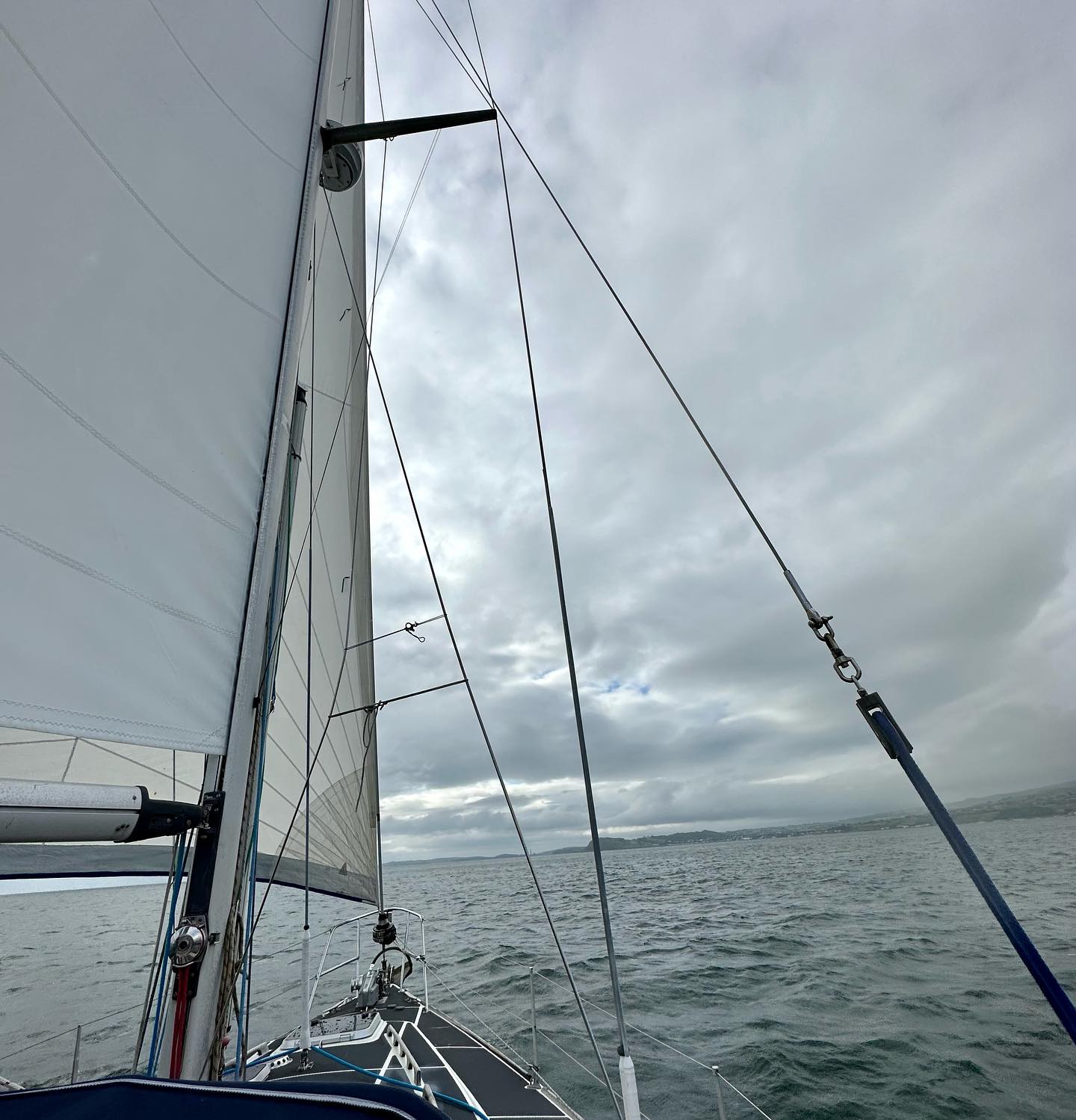 Glenarm to Belfast #sailingdreams #sailing #segeln #sailinglife #belfast #lovesailing #antrimcoast #belfastcity
