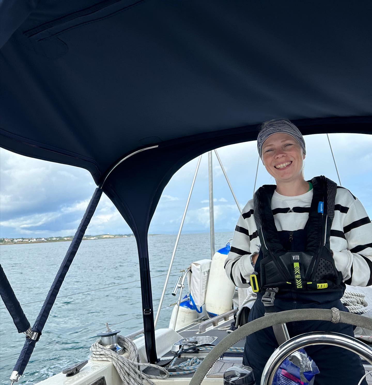 Belfast to Ardglass, all under engine as there wasn't enough wind, but we saw many different cloud formations and experienced occasional rain 🌧️ in between. As always, it was a nice trip, even when it rained a bit. #SailingAdventures #Sailing #Segeln #Sail #Ardglass #IrishSea #WesterlyOceanlord #WesterlyYachts #sailingadventure #downpatrick #ardglassharbour
