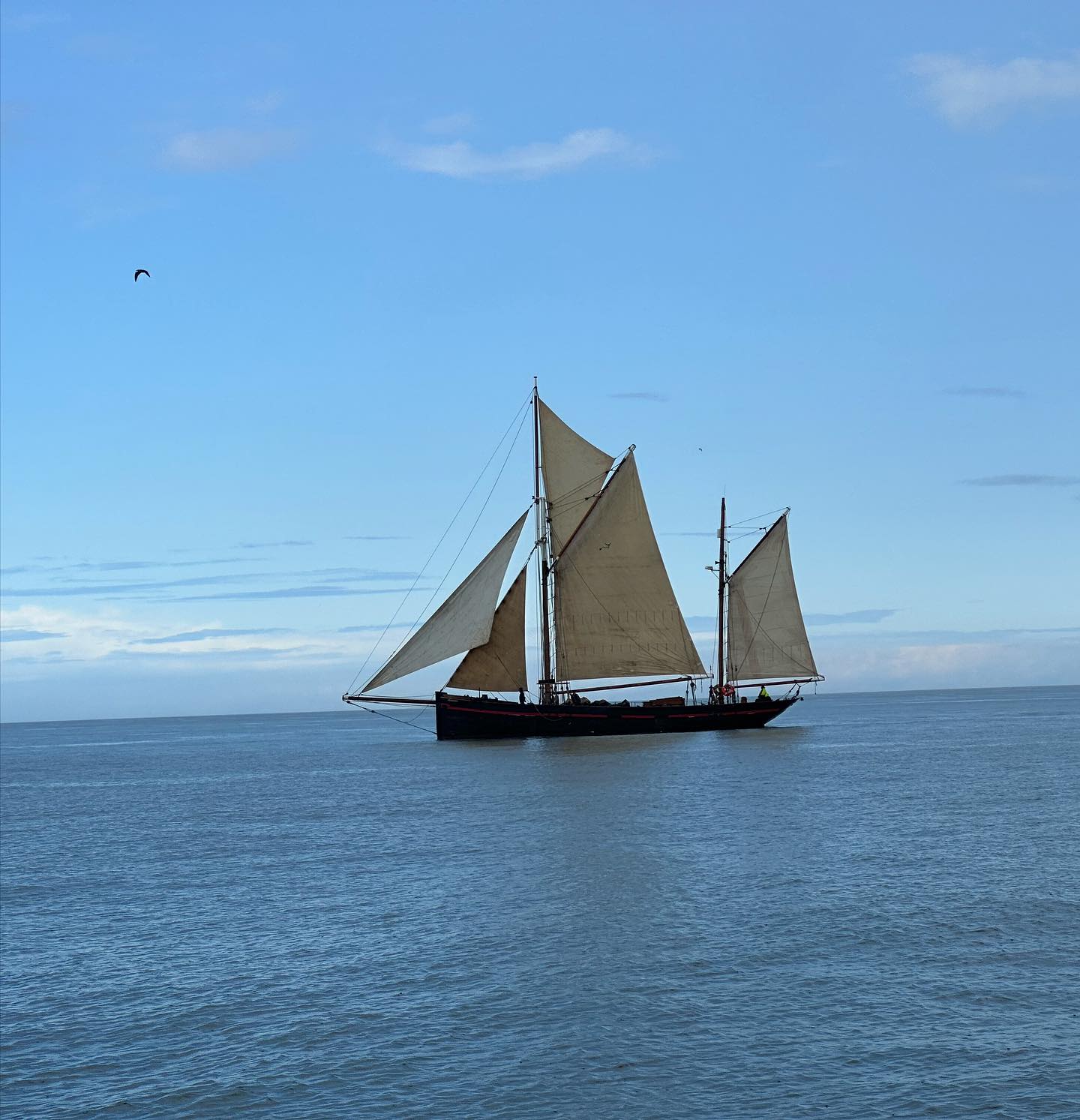 Belfast to Ardglass, all under engine as there wasn't enough wind, but we saw many different cloud formations and experienced occasional rain 🌧️ in between. As always, it was a nice trip, even when it rained a bit. #SailingAdventures #Sailing #Segeln #Sail #Ardglass #IrishSea #WesterlyOceanlord #WesterlyYachts #sailingadventure #downpatrick #ardglassharbour