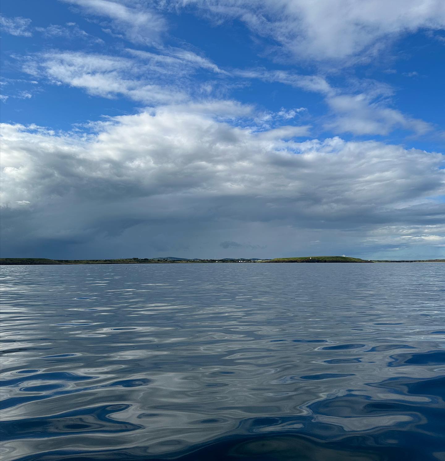 Belfast to Ardglass, all under engine as there wasn't enough wind, but we saw many different cloud formations and experienced occasional rain 🌧️ in between. As always, it was a nice trip, even when it rained a bit. #SailingAdventures #Sailing #Segeln #Sail #Ardglass #IrishSea #WesterlyOceanlord #WesterlyYachts #sailingadventure #downpatrick #ardglassharbour