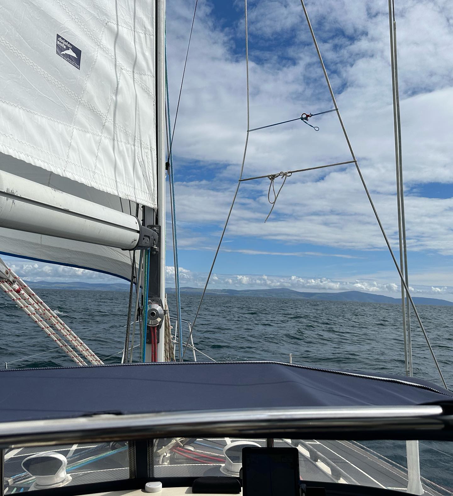 Ardglass to Peel, Isle of Man 🇮🇲 We had a fabulous sailing day to Peel with steady 15 knots of wind. Lagertha is coming home. #sailing #sailinginstagram #segeln #irishsea  #sailingirishsea #loveiom #ardglassharbour #ardglass #peelmarina #peel