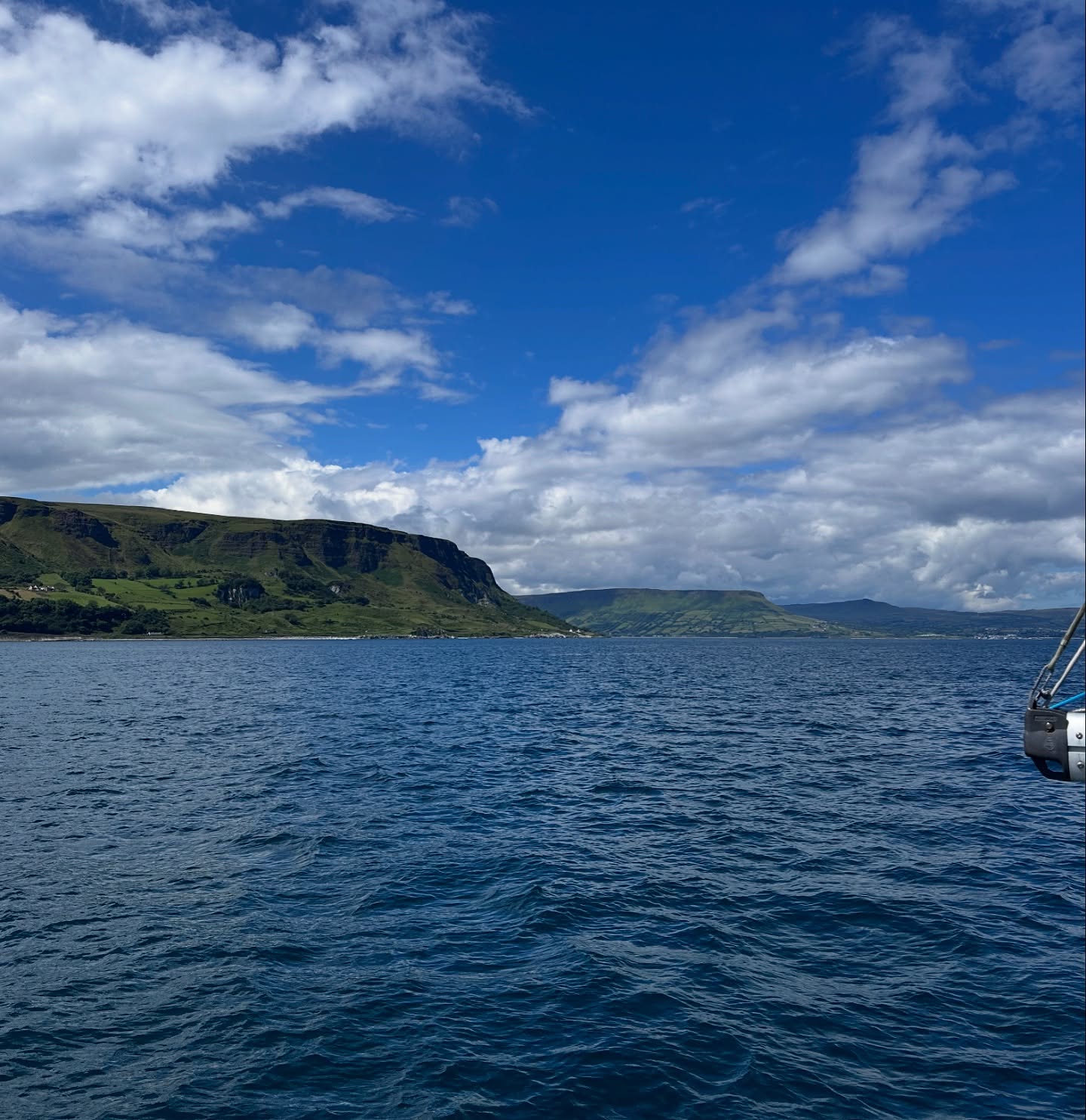 🌞 Beautiful Day for Our North Channel Crossing ⛵
Today was a beautiful day for our North Channel crossing from Glenarm to Islay, Port Ellen Bay. Not much wind, so it was mostly motor sailing, but we enjoyed the sunny day and a lovely evening at anchor. 🐬⛵
#portellen #islay #scotland #sailinglife #adventureawaits #liveaboard #sailingcouple #boatlife #catonboard #irishsea #westscotland #sailinglagertha #westerlyyachts #westerlyoceanlord #segeln