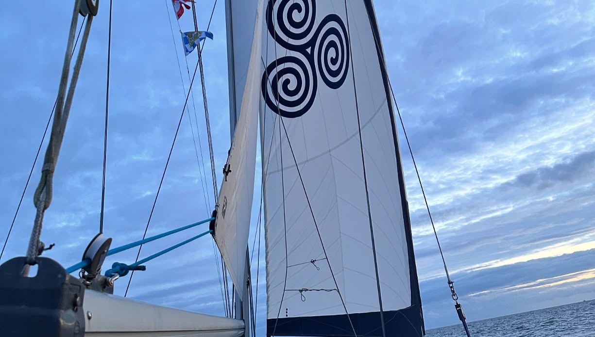 🌅 Early Start, Long Sail North to Glenarm ⛵
We set off early today from Peel, Isle of Man for a long sail north to Glenarm NI, experiencing a bit of everything weather-wise. It was mostly motor sailing to stay on schedule, which is crucial in this area due to the strong tides. After 14.5 hours, we were greeted by sunshine in Glenarm and headed to bed early to prepare for tomorrow's North Channel crossing.
With easterly winds blowing, we're planning to head to Port Ellen and sample some of their famous whiskey until the stronger winds predicted for Tuesday pass. 🥃🌊
#sailinglife #couplegoals #adventureawaits #liveaboard #sailingcouple #boatlife #catonboard #irishsea #westscotland #sailinglagertha #westerlyyachts #westerlyoceanlord #segeln