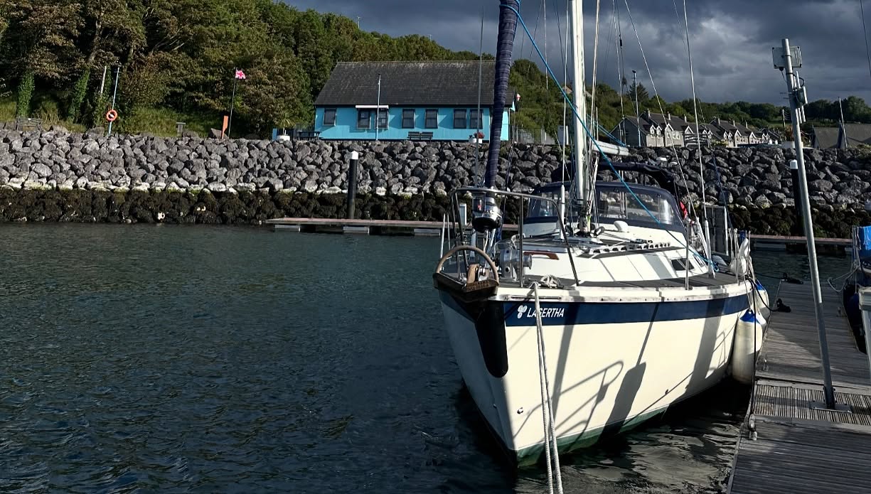🌅 Early Start, Long Sail North to Glenarm ⛵
We set off early today from Peel, Isle of Man for a long sail north to Glenarm NI, experiencing a bit of everything weather-wise. It was mostly motor sailing to stay on schedule, which is crucial in this area due to the strong tides. After 14.5 hours, we were greeted by sunshine in Glenarm and headed to bed early to prepare for tomorrow's North Channel crossing.
With easterly winds blowing, we're planning to head to Port Ellen and sample some of their famous whiskey until the stronger winds predicted for Tuesday pass. 🥃🌊
#sailinglife #couplegoals #adventureawaits #liveaboard #sailingcouple #boatlife #catonboard #irishsea #westscotland #sailinglagertha #westerlyyachts #westerlyoceanlord #segeln