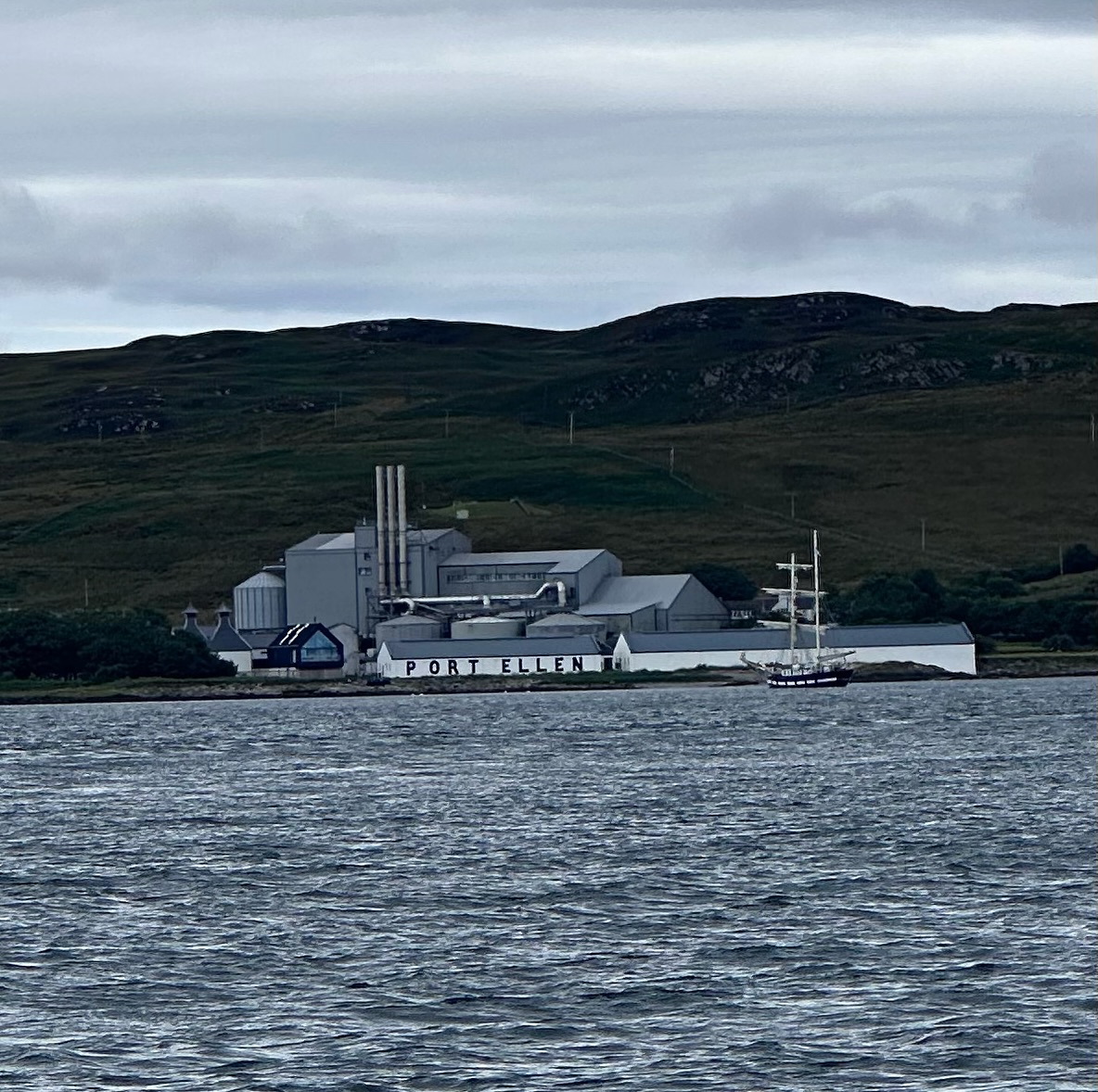 🚤 Distillery Hopping on Islay ⛵
Today, we moved our boat from Port Ellen Distillery to Ardbeg Distillery, passing the iconic Laphroaig and Lagavulin Distillery along the way. Navigating through the rocks was exciting, and we managed the approach safely and moored on a buoy just 200m from Ardbeg. Cheers to a successful sail and some fine whiskey ahead! 🥃🌊 . . . . .
#sailinglife #adventureawaits #distilleryhopping #islay #portellen #lagavulin #laphroaig #ardbeg #scotland #westscotland #sailinglagertha #westerlyyachts #westerlyoceanlord #segeln