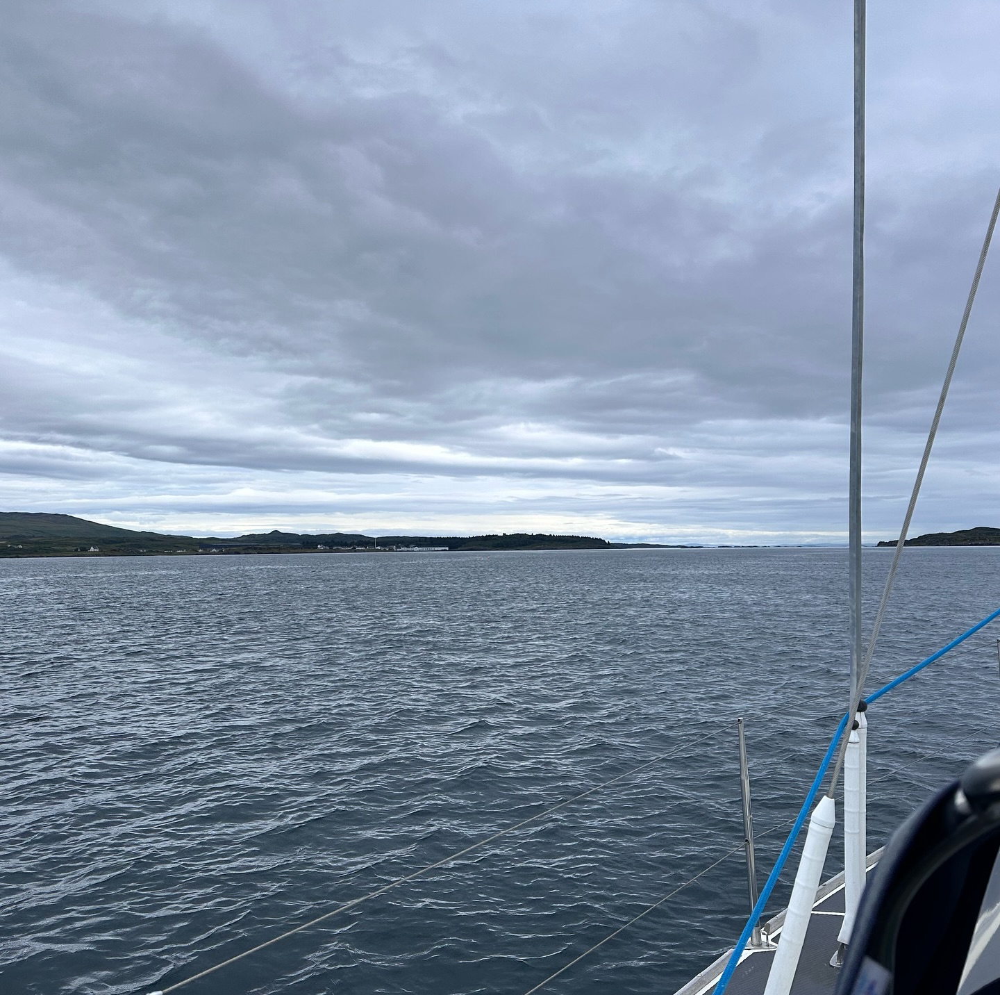 🚤 Distillery Hopping on Islay ⛵
Today, we moved our boat from Port Ellen Distillery to Ardbeg Distillery, passing the iconic Laphroaig and Lagavulin Distillery along the way. Navigating through the rocks was exciting, and we managed the approach safely and moored on a buoy just 200m from Ardbeg. Cheers to a successful sail and some fine whiskey ahead! 🥃🌊 . . . . .
#sailinglife #adventureawaits #distilleryhopping #islay #portellen #lagavulin #laphroaig #ardbeg #scotland #westscotland #sailinglagertha #westerlyyachts #westerlyoceanlord #segeln