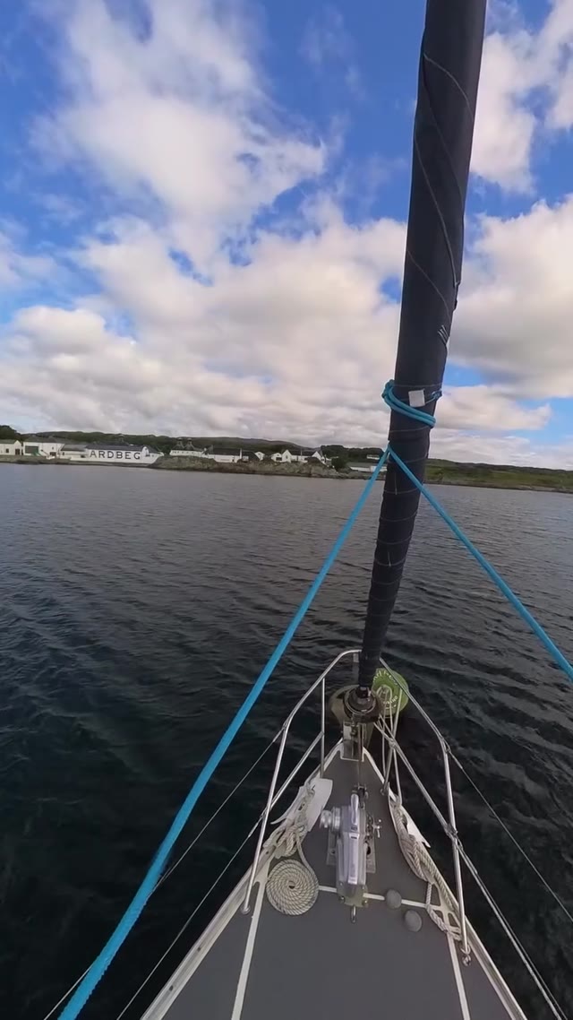 🌅 Morning Bliss at Ardbeg Distillery ⛵
Waking up to this stunning 360-degree view in front of Ardbeg Distillery is pure magic. Every morning on the water brings a new adventure and a breathtaking scene. Loving life on Islay! 🌞✨ . . . . . #morningviews #sunriseatsea #ardbegdistillery #360view #sailinglife #adventureawaits #liveaboard #sailingcouple #boatlife #islay #scotland #westscotland #sailinglagertha #westerlyyachts #westerlyoceanlord #segeln