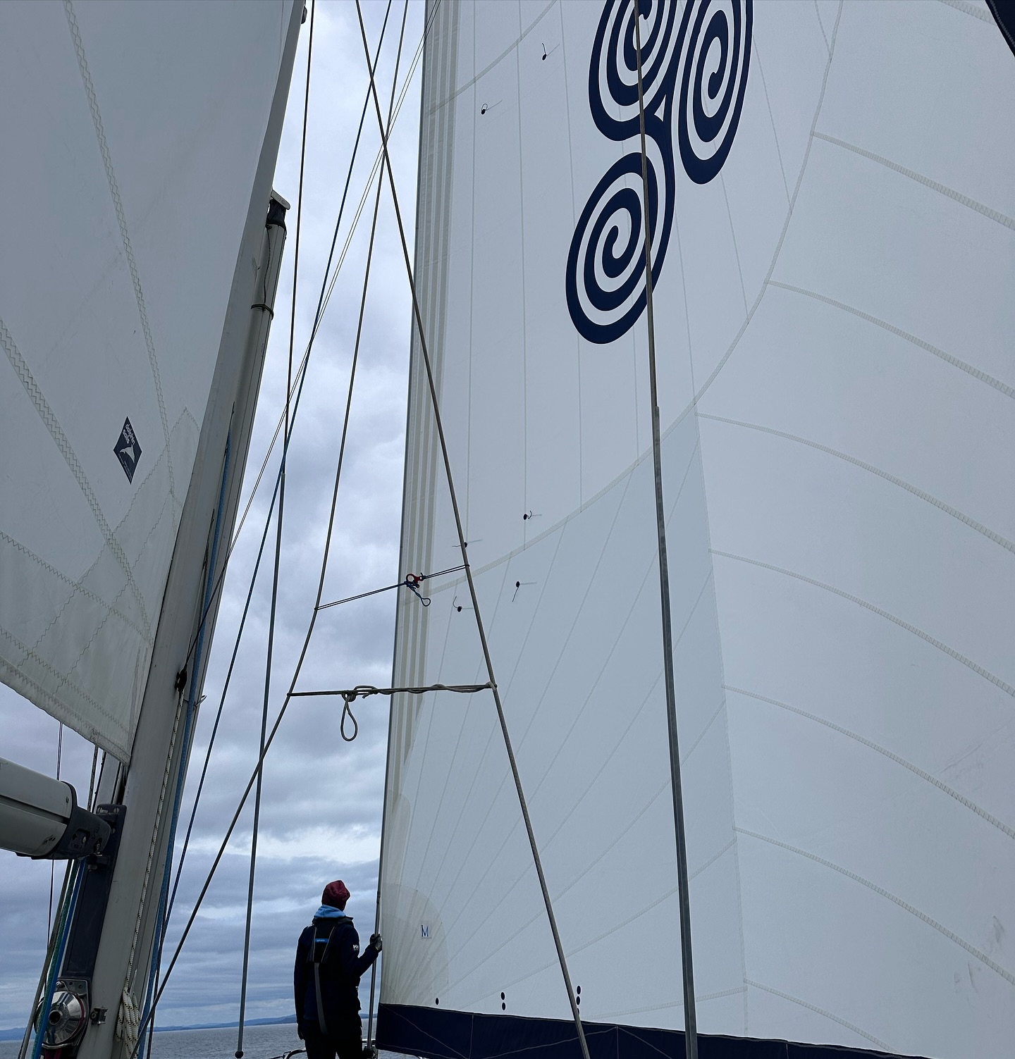 🌞 Perfect Sailing Day from Ardbeg to Ardminish Bay, Gigha ⛵
We had a fantastic sailing day from Ardbeg to Ardminish Bay, Gigha. The weather was perfect, and we enjoyed a sunny afternoon on the water. After we arrived, we had a refreshing splash to cool off and then a lovely dinner at the Boathouse restaurant. Feeling grateful for days like these! 🌞🌊
#sailinglife #adventureawaits #liveaboard #sailingcouple #boatlife #sunnydays #ardminishbay #gigha #scotland #westscotland #sailinglagertha #westerlyyachts #westerlyoceanlord #segeln #theboathouse