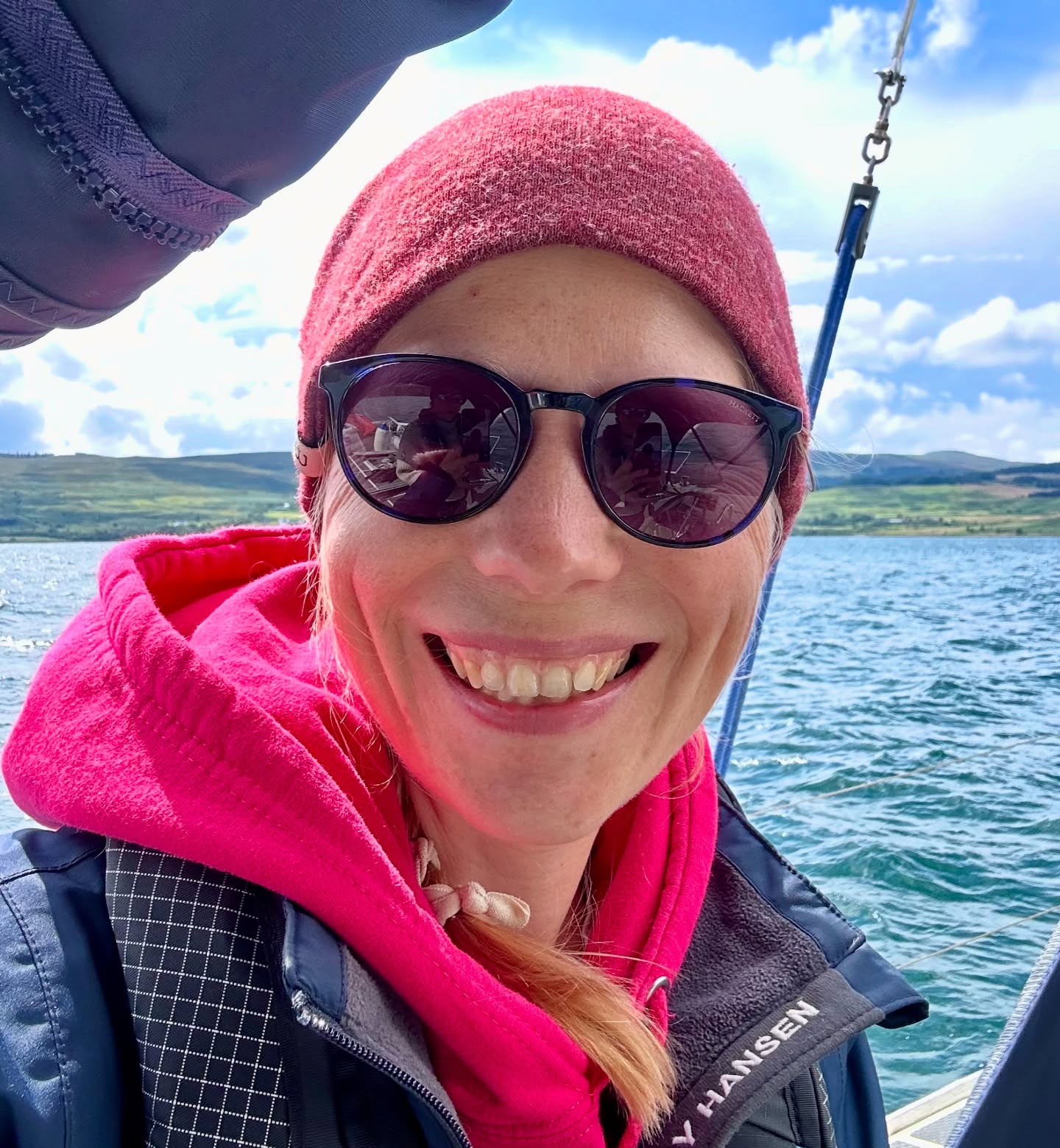 🌞 Sailing to Tobermory ⛵
We had a fantastic sail from Loch Spelve to Tobermory, enjoying a nice downwind run with 20 knots of wind gusting up to 31. The entire Sound of Mull was under sail, with the tide in our favor and the sun shining bright. Now, we're anchored in Tobermory, ready for some whisky tasting! Plus, we logged over 2000 nautical miles with Lagertha today. 🌊🌞
#sailinglife #tobermory #lochspelve #downwindsailing #sunnyday #soundofmull #boatlife #sailingcouple #whiskytasting #scotland #westscotland #sailinglagertha #westerlyyachts #westerlyoceanlord #segel
