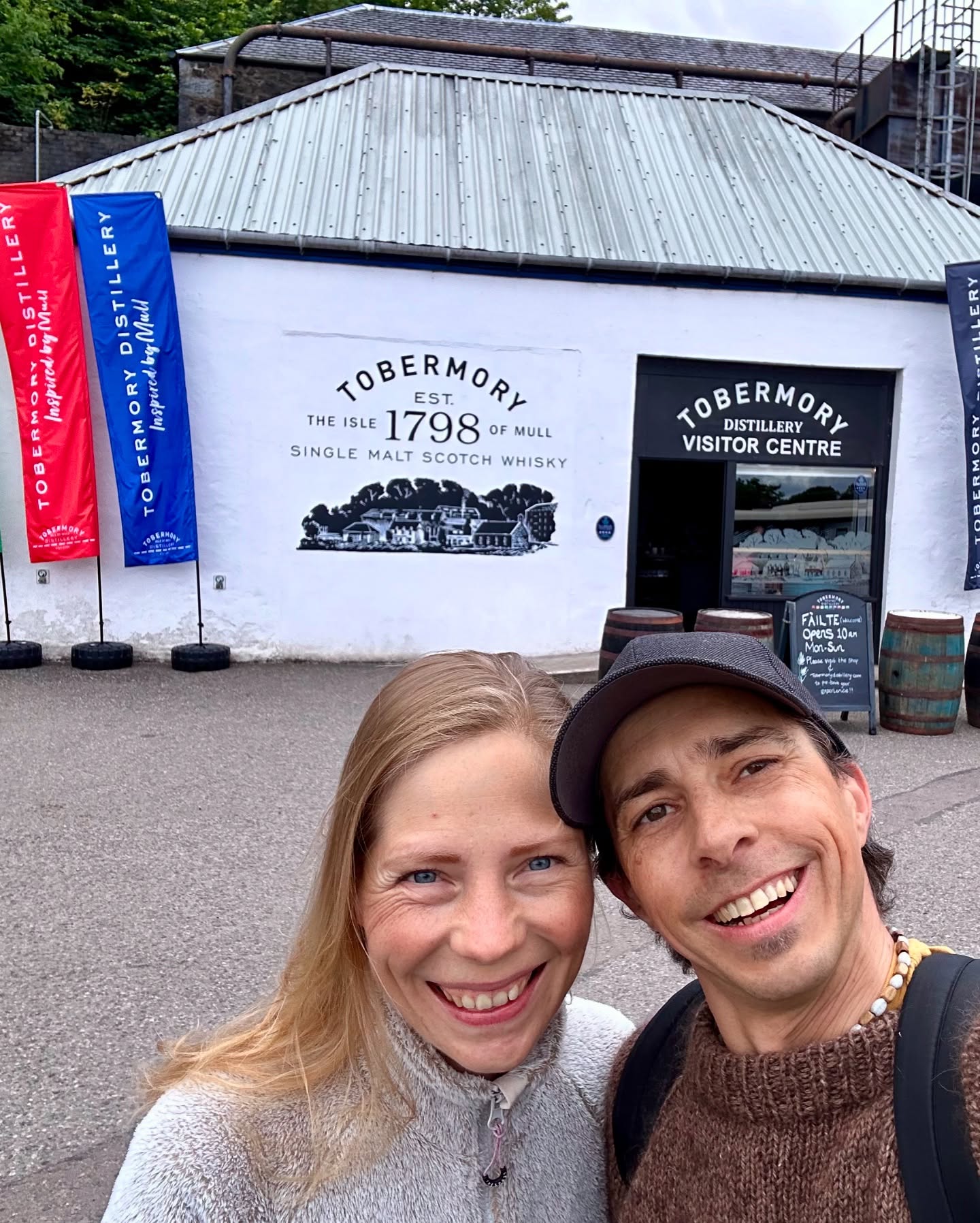 🌞 A Day in Tobermory ⛵
We spent the day exploring Tobermory and its beautiful surroundings. Enjoyed a 6km walk to Aros Park and Lochan, taking in the stunning waterfalls along the way. Afterward, we treated ourselves to a well-deserved pub visit. A perfect day of adventure and relaxation! 🌲🍻 . . . . . . . #sailinglife #tobermory #arospark #waterfalls #scenicwalk #pubvisit #boatlife #sailingcouple #scotland #westscotland #sailinglagertha #westerlyyachts #westerlyoceanlord #segeln