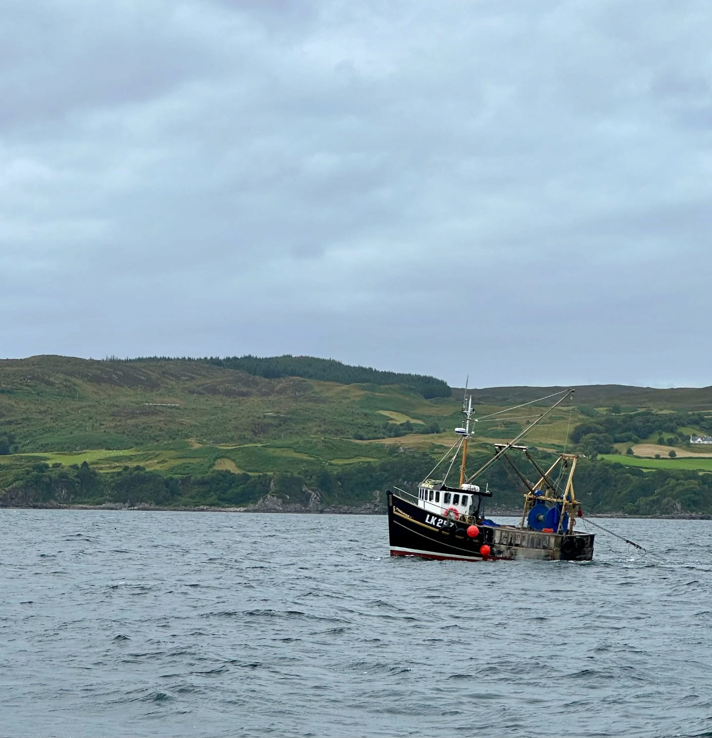 🌬️ Sailing from Canna to Isle Ornsay ⛵
We sailed from Canna to Duisdale House Hotel, Isle Ornsay, enjoying downwind sailing most of the time. Hiding away from strong winds, we had a fantastic dining experience for our wedding anniversary and even caught some mackerel at the mooring. 🌊🎣
#sailinglife #isleornsay #canna #downwindsailing #weddinganniversary #greatdining #mackerelfishing #boatlife #sailingcouple #scotland #westscotland #sailinglagertha #westerlyyachts #westerlyoceanlord #segeln