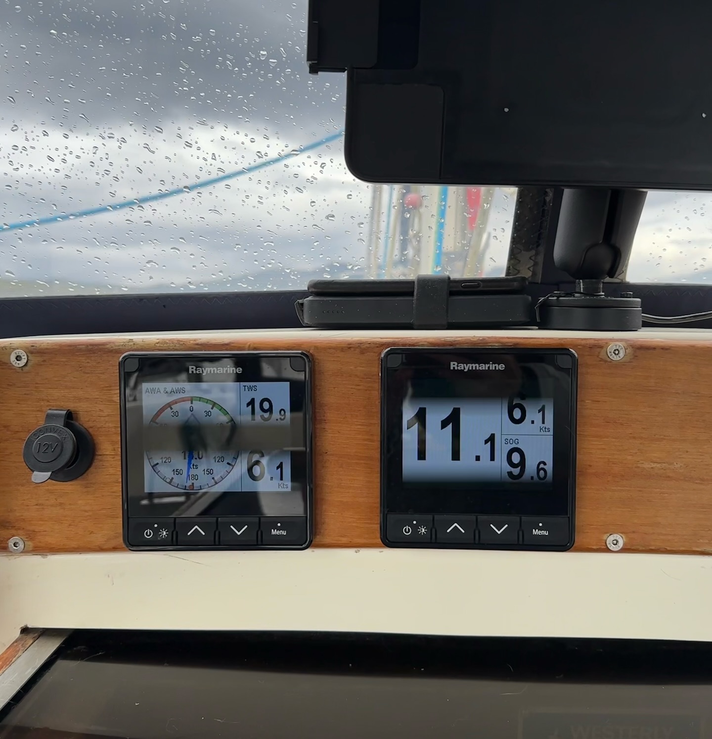 ⛵ Isle Ornsay to Plockton 🌦️
We had a downwind sail from Isle Ornsay to Plockton with some gusty winds. Navigating through the adventurous Kyle Rhea, we hit speeds up to 10 knots and dealt with some tricky overfalls and eddies. Our mainsail outhaul jammed right after, but we managed a quick fix. It was rather sunny until just before the Skye Bridge, when the rain started pouring.
#sailinglife #isleornsay #plockton #downwindsailing #kylerhea #adventure #skyebridge #boatlife #sailingcouple #scotland #westscotland #sailinglagertha #westerlyyachts #westerlyoceanlord #segeln