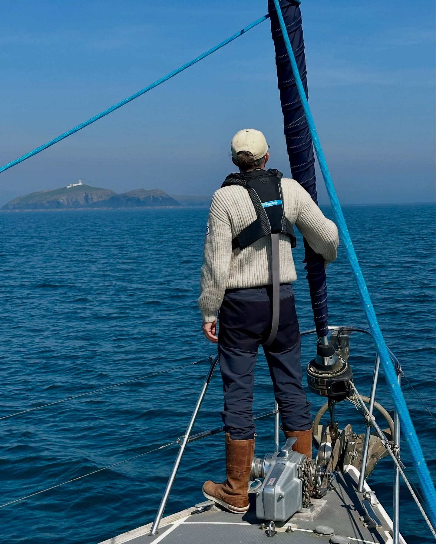 Porth Dinllean to St Tudwal's Island (Lunch stop) and finally to Pwllheli! Left the lovely anchorage at Porth Dinllaen and set course for Pwllheli, where Lagertha's getting new rigging. Although the sun was out, we saw nearly nothing, thick fog all the way. 😶‍🌫️🌞
Bardsey Sound was a proper test! Known for ripping tides, overfalls, and wild currents. Made even more exciting by near-zero visibility but luckily nearly no wind and a rather calm sea. The radar got a workout, and the boat turned sharply more than once as the very strong tidal streams took hold. Definitely kept us on our toes! 💨🌊 Our planning was right, we wouldn't like to be there in unfavourable conditions. 
Had to keep a sharp lookout for lobster pots, too. Hard to spot when you're sailing in a cloud. 🦞
Just before we arrived at St Tudwal's Island for our lunch stop, the fog cleared and the sun came out in full. Beautiful sunny day to anchor and breathe before timing the tide into Pwllheli Marina. Great sailing day and adventurers. 
#SailingLife #BardseySound #FoggyPassage #RadarTest #pwllhelibound #sailinglagertha #westerlyoceanlord #sailingyacht #uksailing #adventurelife #sailing #sailingboat #instasailing #sailinginstagram #boatlife #boatlifestyle #boat #sailors #liveaboardlife #sailinstagram #sailincouple  #explorers #travelcouple #cruising #wanderlust #vitaminsea #travel #floatinghome #oceanlife