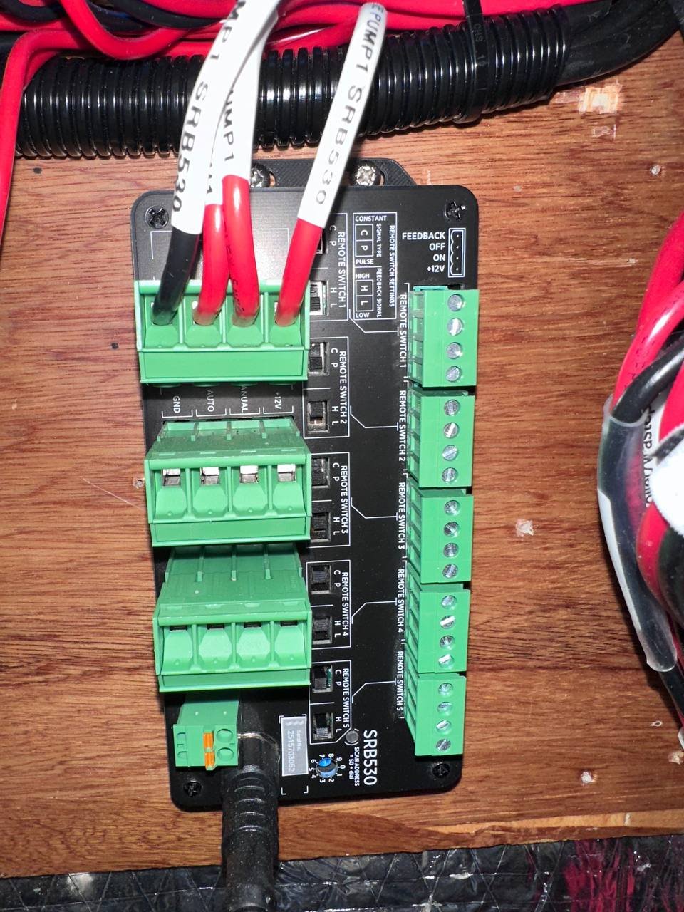 Simarine SRB530 bilge pump controller with WAGO connectors and manual override terminals
