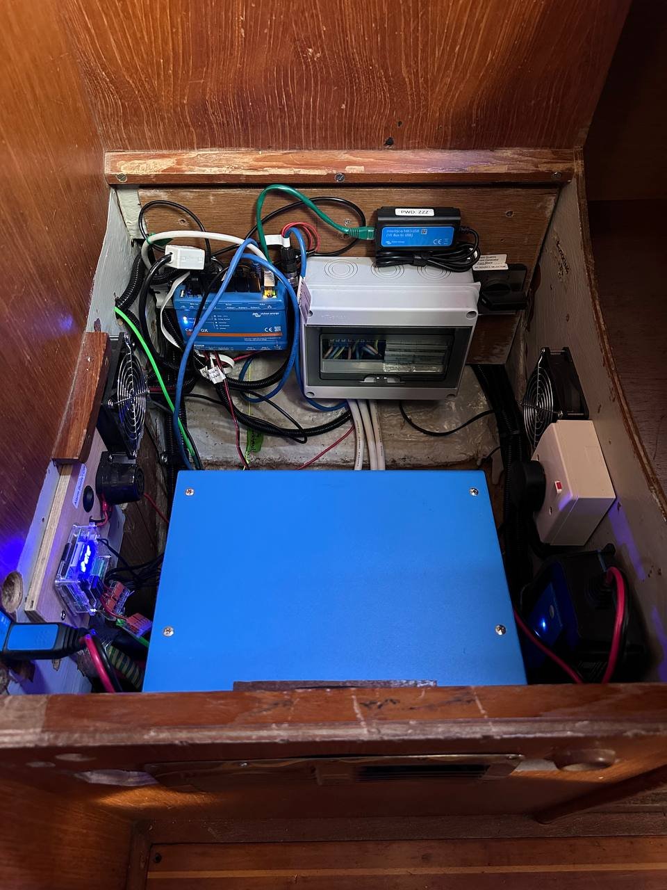Battery detail showing BMS connections and proper cable management