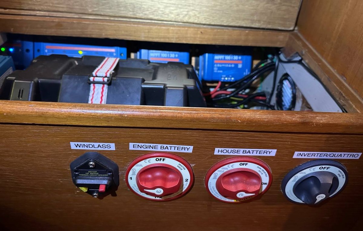 New DC switch panel - windlass, engine battery, house battery, inverter/quattro