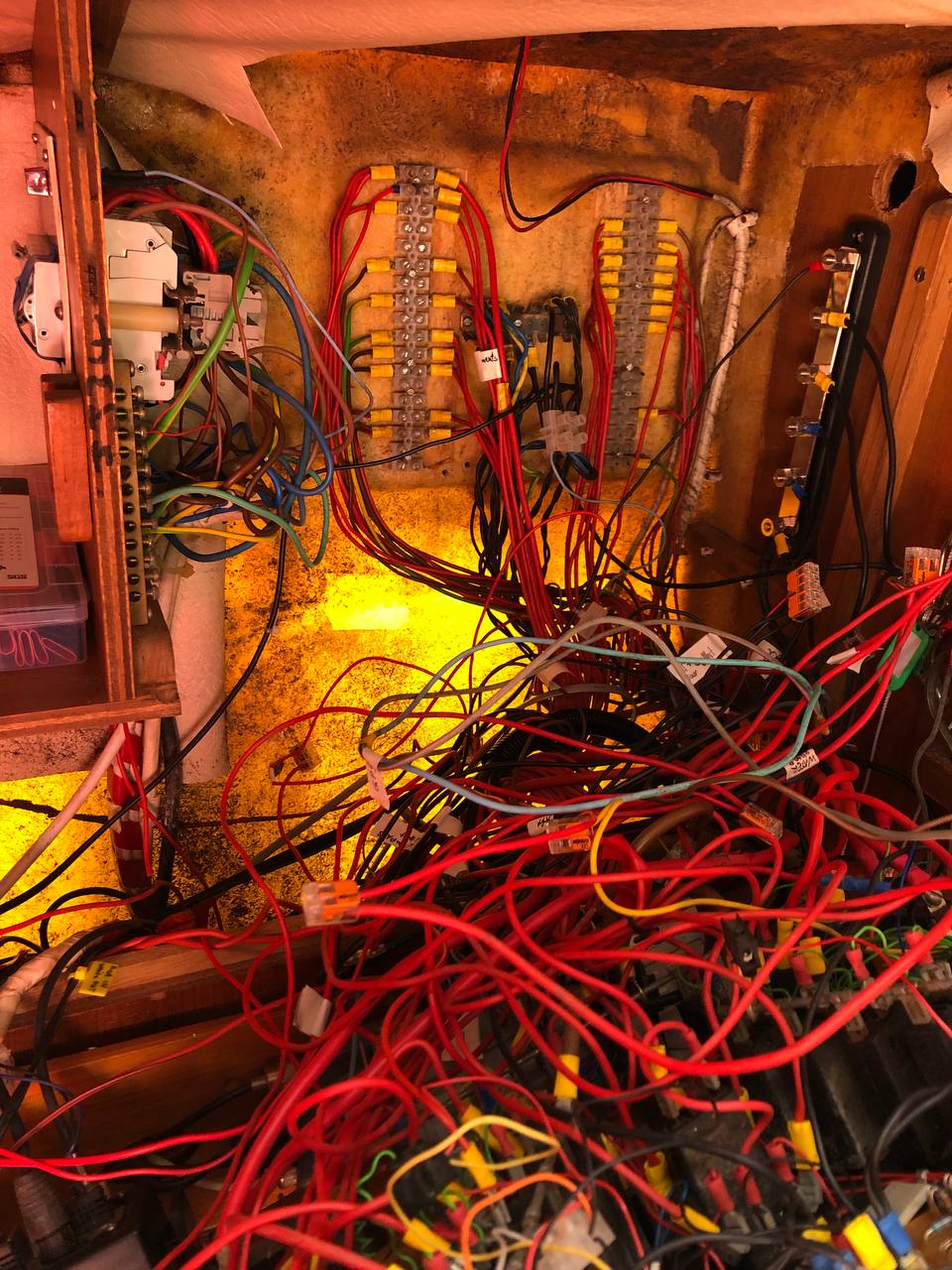 WAGO connectors going in - proper connections at last
